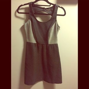 SOLD-💃🏻B&W perfect staple dress💃🏻